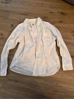 American Eagle Outfitters White Casual Button-Down Shirt